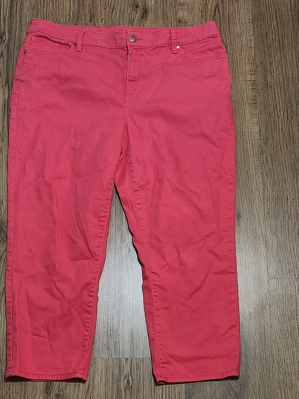 Chico's Platinum Bright Coral Cropped Pants